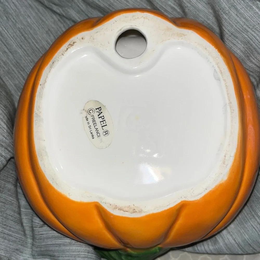 Papel Freelance CS ceramic pumpkin dish